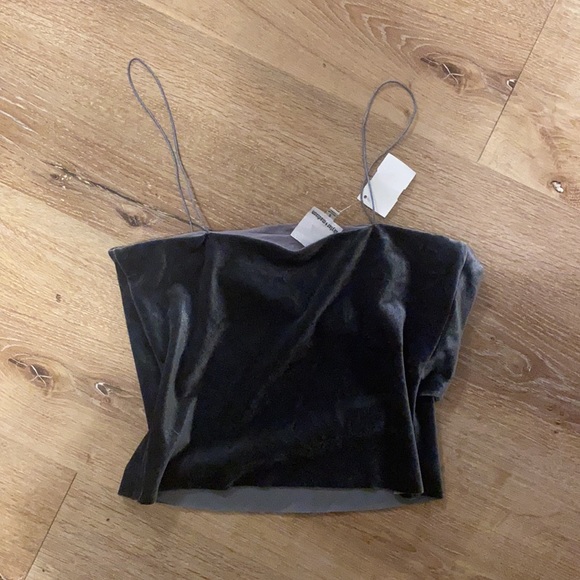 Velvet spaghetti strap crop top - Picture 2 of 2